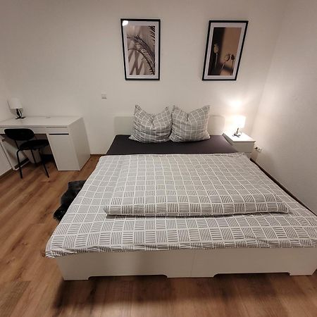 Living Flat, Eine Wohnung Mit Zwei Schlafzimmern Und Balkon Schorndorf  Εξωτερικό φωτογραφία