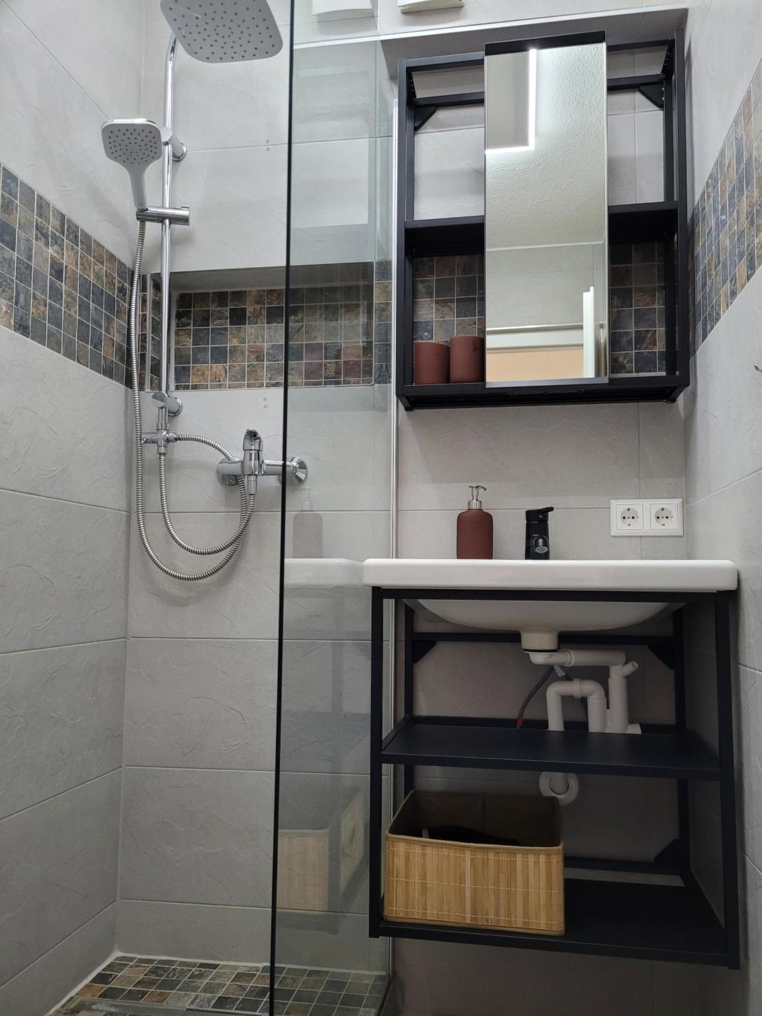 Living Flat, Eine Wohnung Mit Zwei Schlafzimmern Und Balkon Schorndorf  Εξωτερικό φωτογραφία