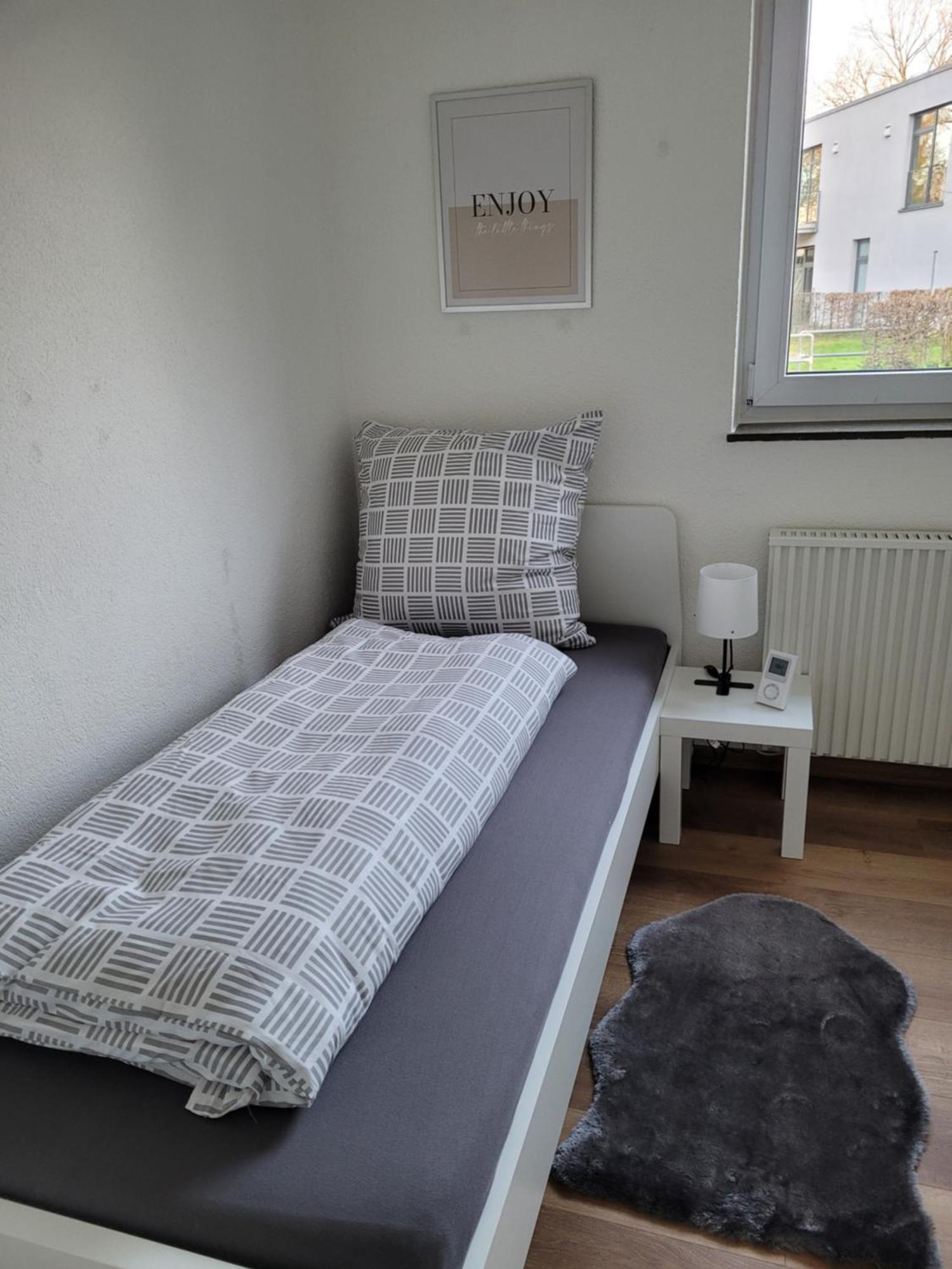 Living Flat, Eine Wohnung Mit Zwei Schlafzimmern Und Balkon Schorndorf  Εξωτερικό φωτογραφία
