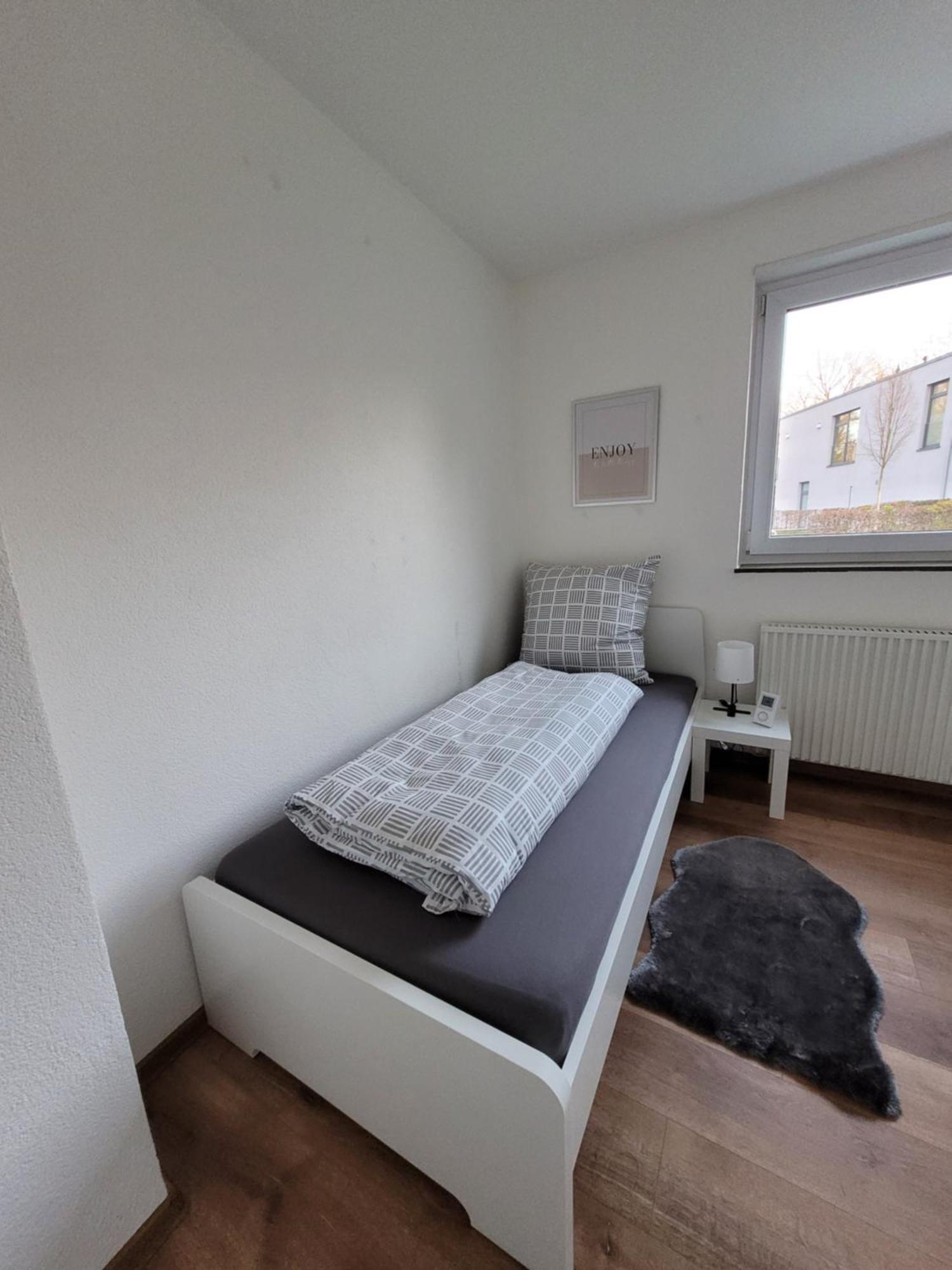 Living Flat, Eine Wohnung Mit Zwei Schlafzimmern Und Balkon Schorndorf  Εξωτερικό φωτογραφία