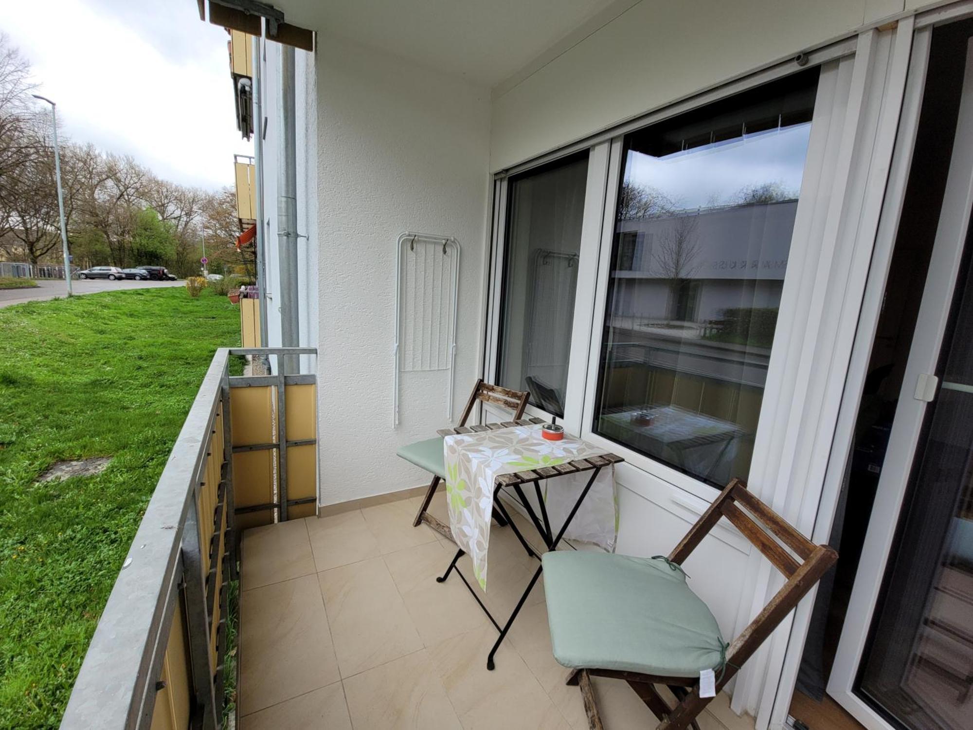 Living Flat, Eine Wohnung Mit Zwei Schlafzimmern Und Balkon Schorndorf  Εξωτερικό φωτογραφία