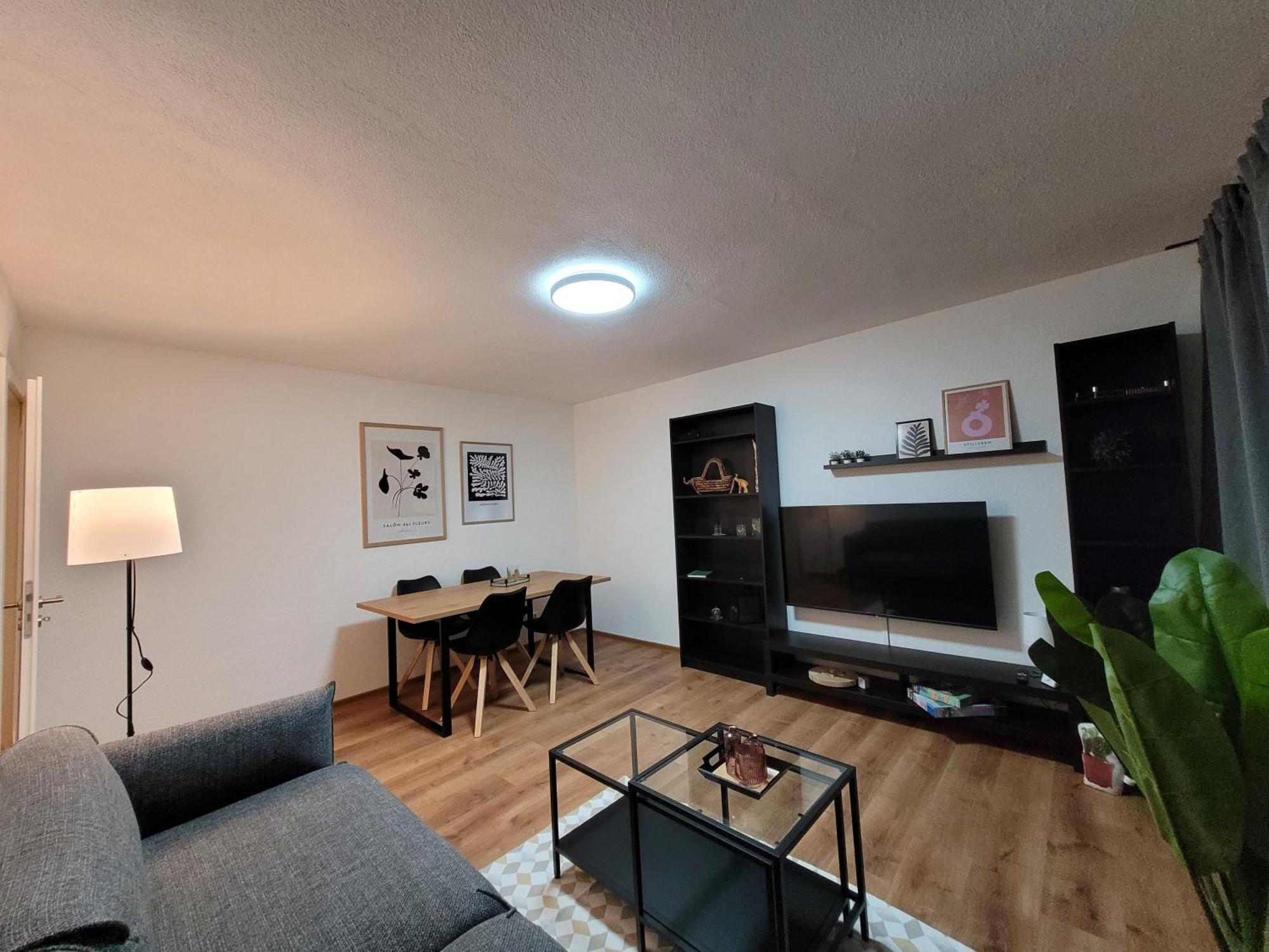 Living Flat, Eine Wohnung Mit Zwei Schlafzimmern Und Balkon Schorndorf  Εξωτερικό φωτογραφία